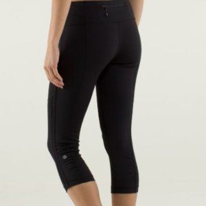 lululemon Race With Grace Crop, sz 6